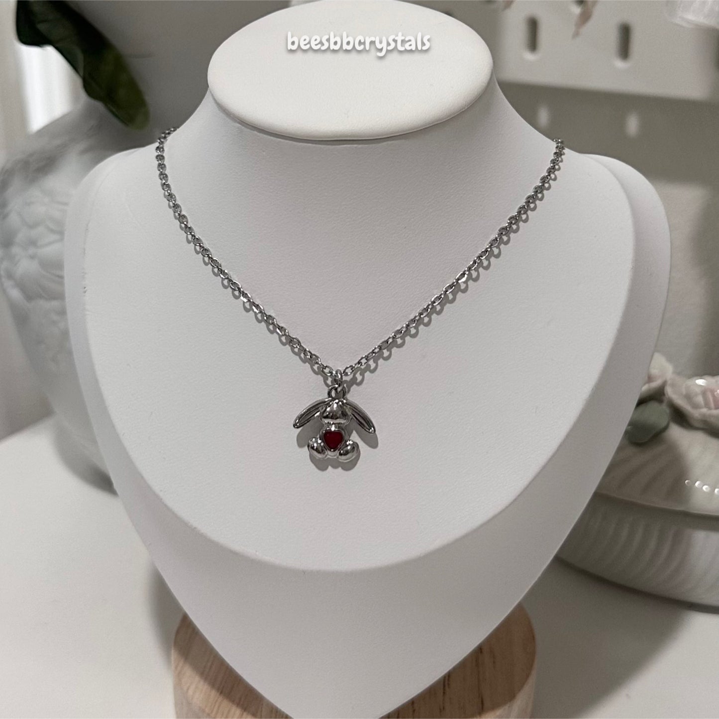 Bunny Charm Necklace (red)