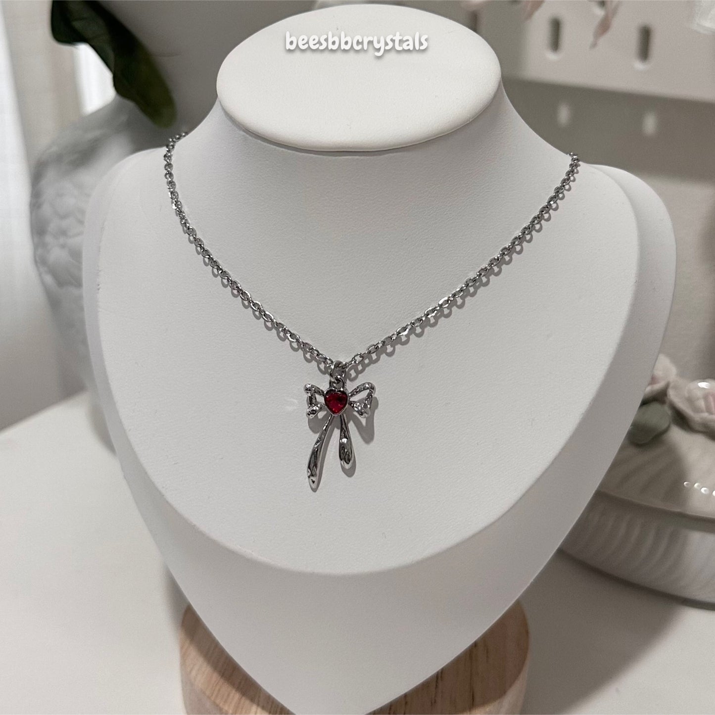 Bow Charm Necklace (red)