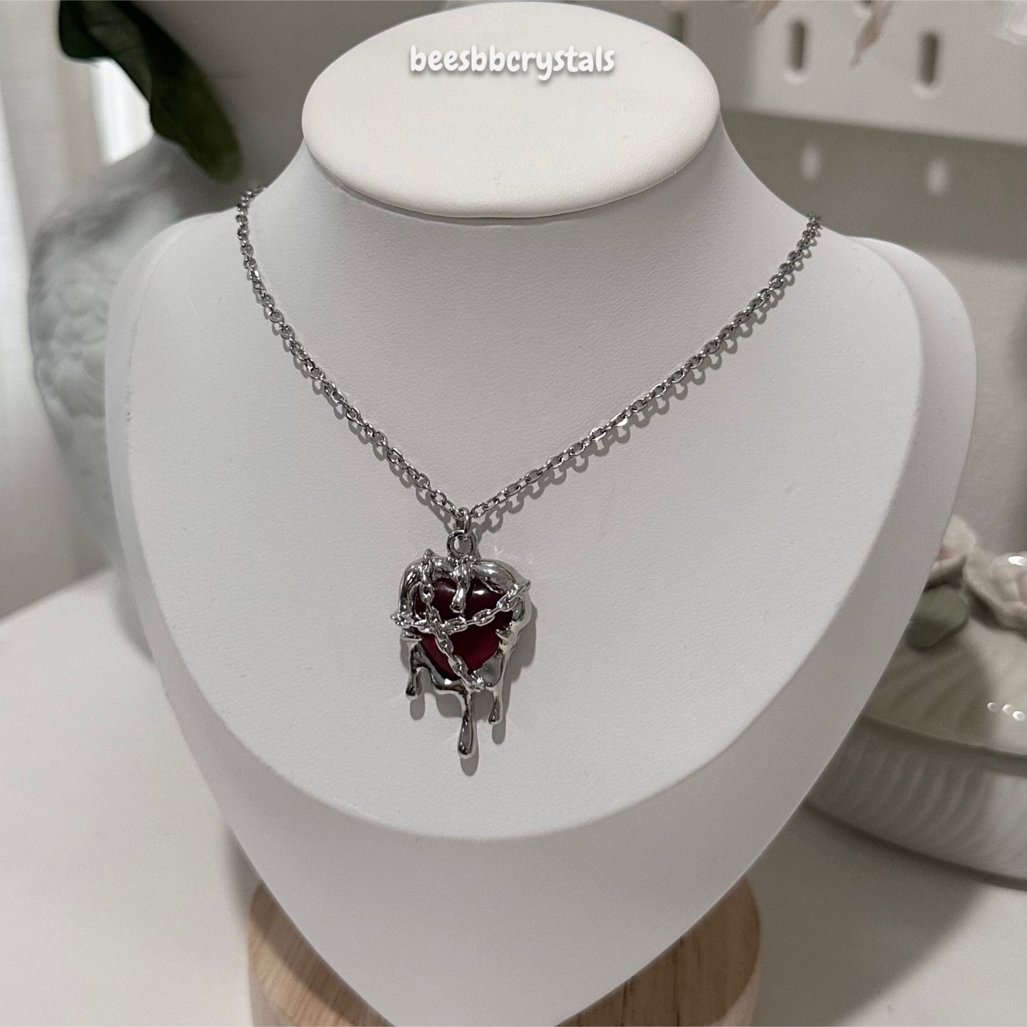 Chained Heart Charm Necklace (red)