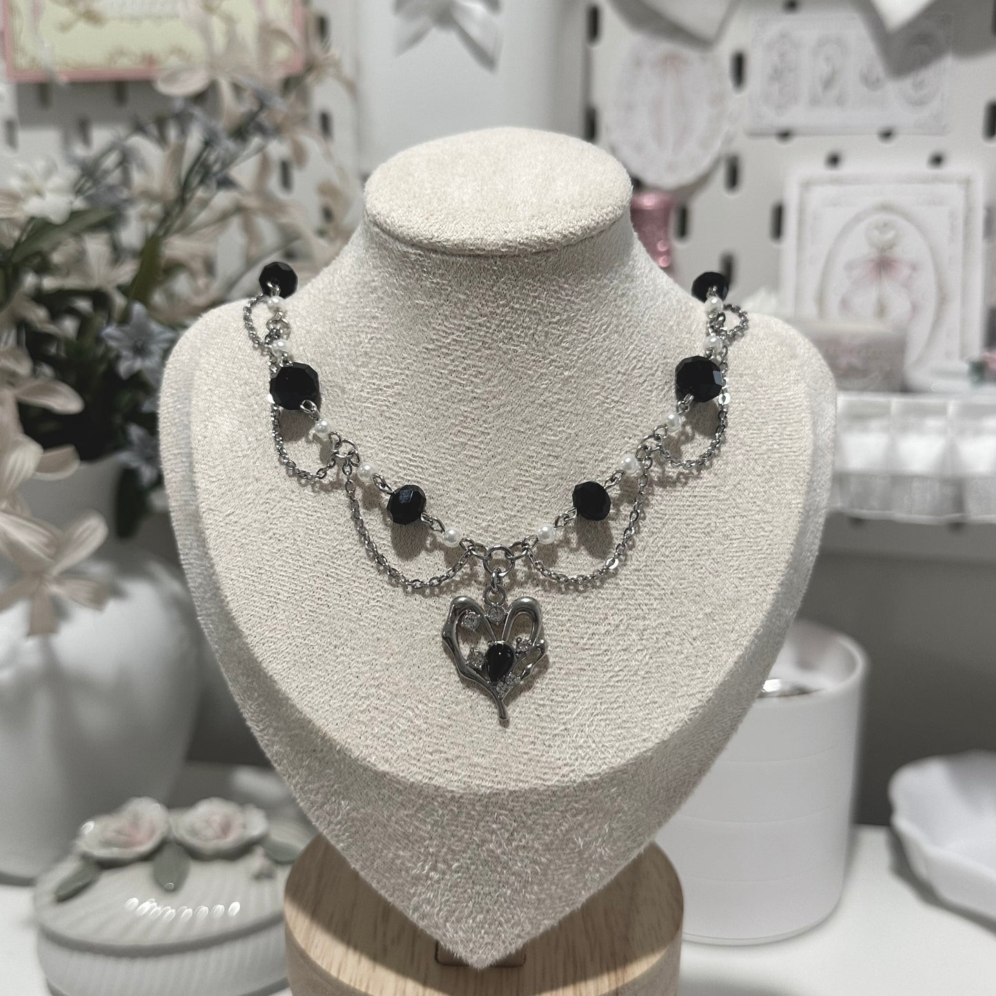 ‘Ophelia’ pendant