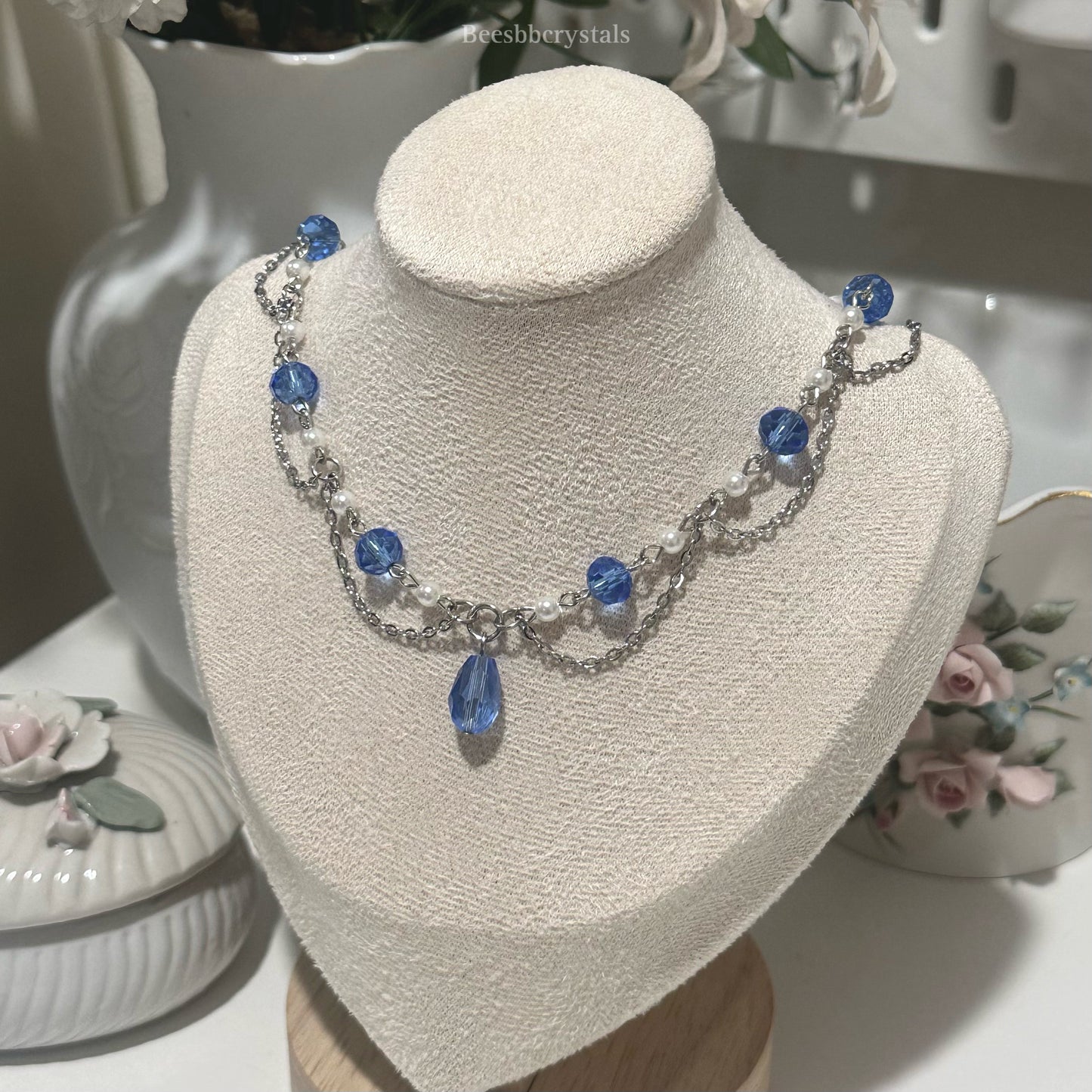 ‘Arabella’ teardrop necklace
