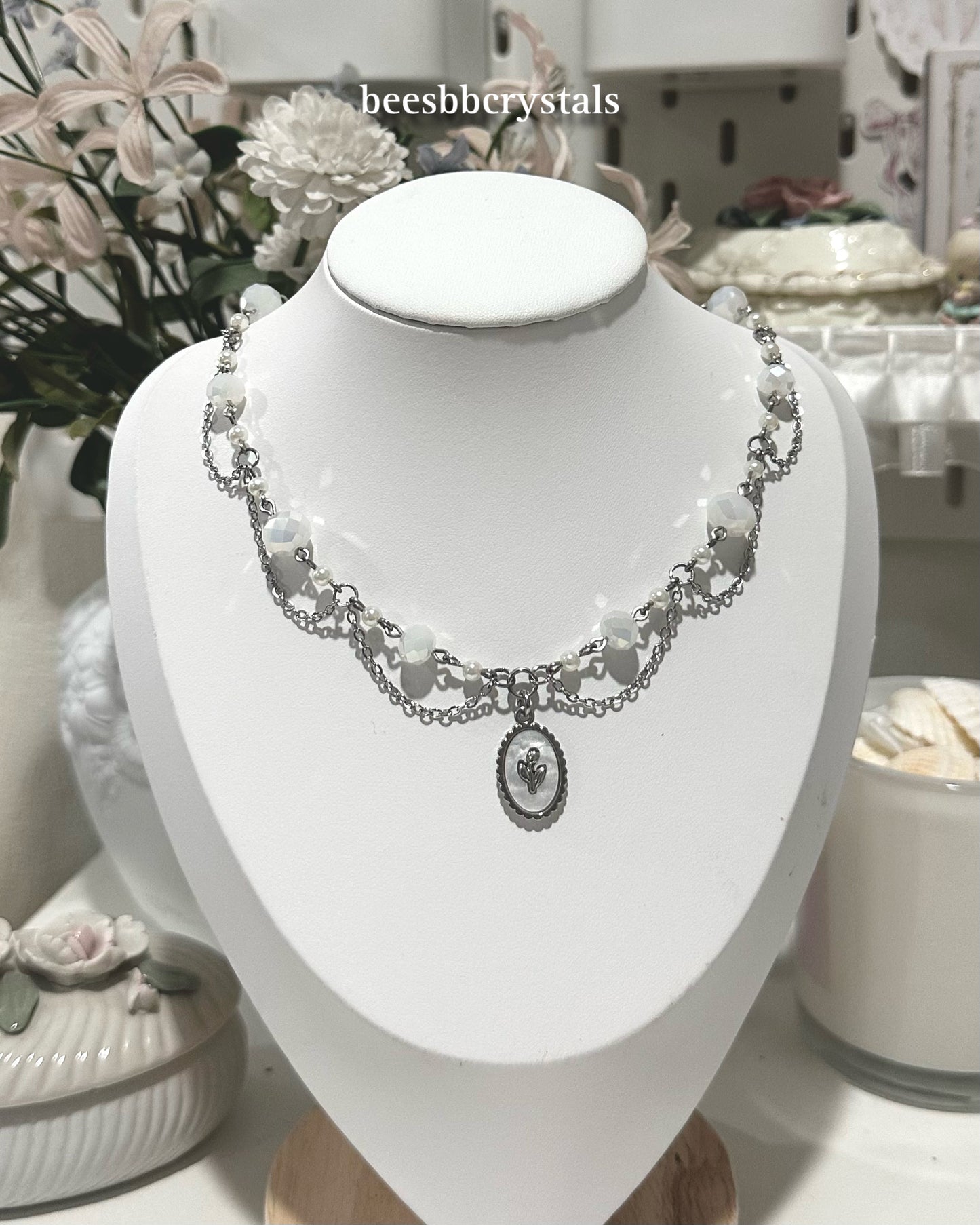 Tulip necklace