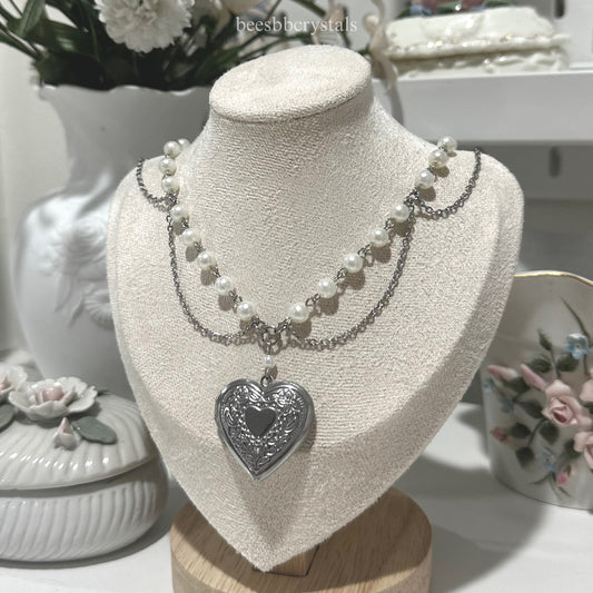 Locket necklace