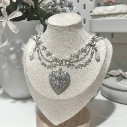 ‘Alexandria’ | (Heart shaped locket)