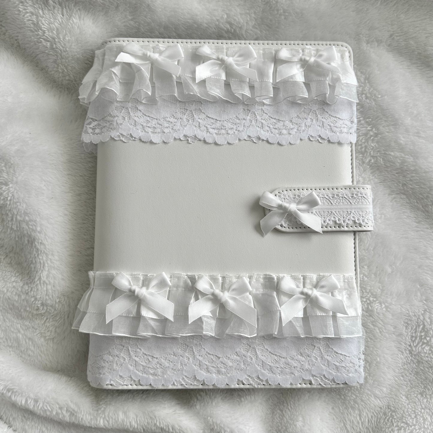 “Yvette” in white | decorated binder