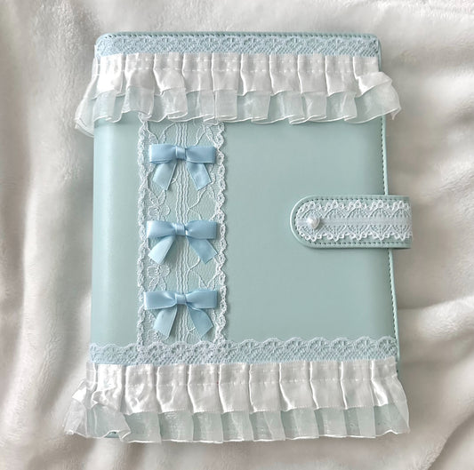 “Vivienne” in blue | decorated binder