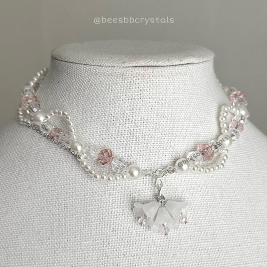 Bouquet necklace | translucent pink