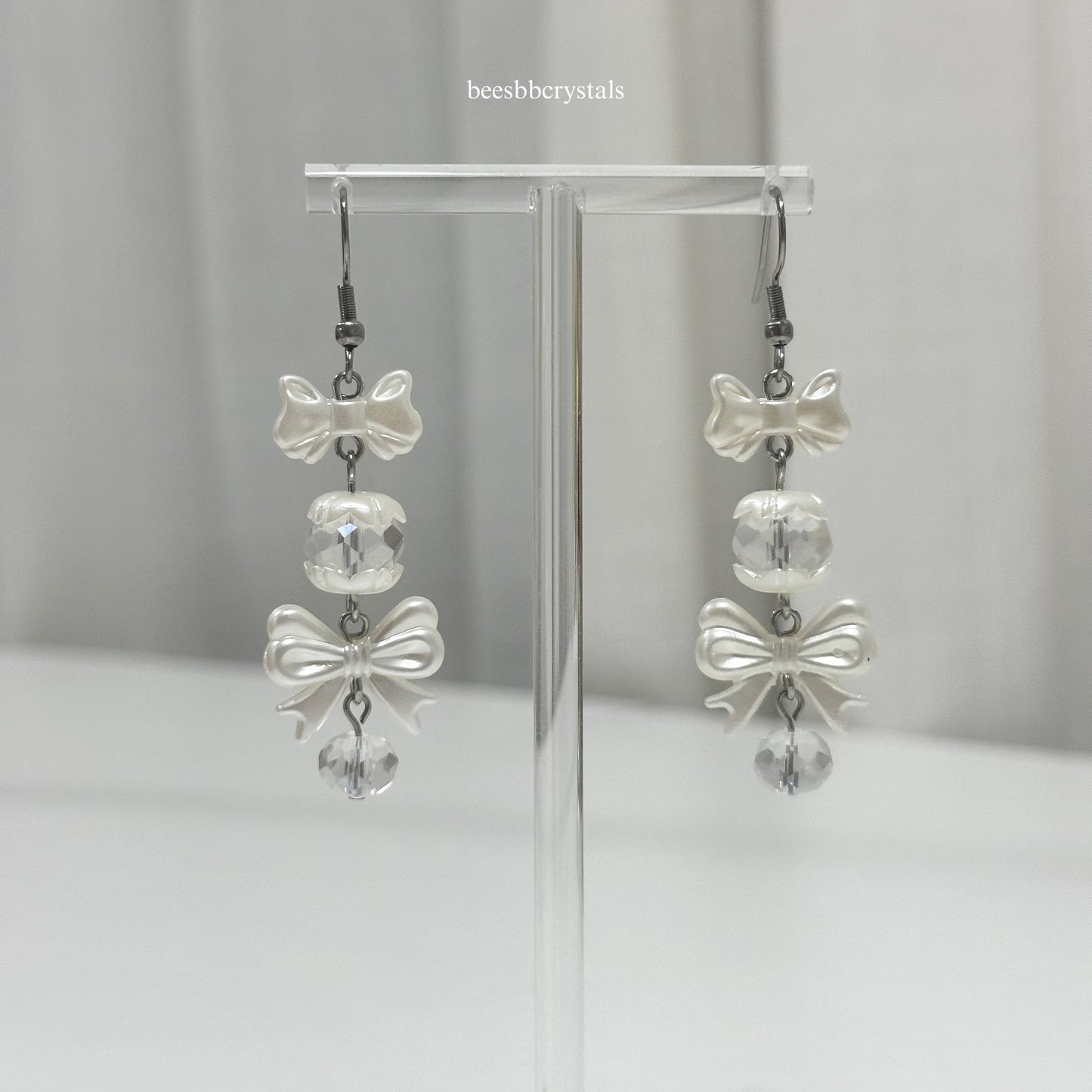 Bow earrings